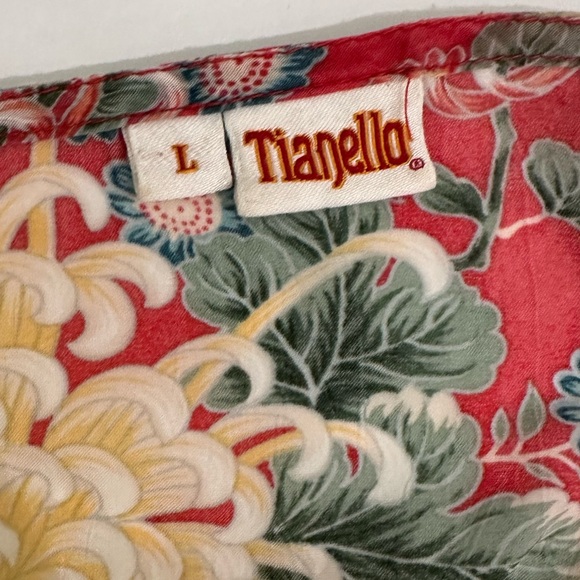 Tianello floral Print Blouse size Large - Picture 3 of 12